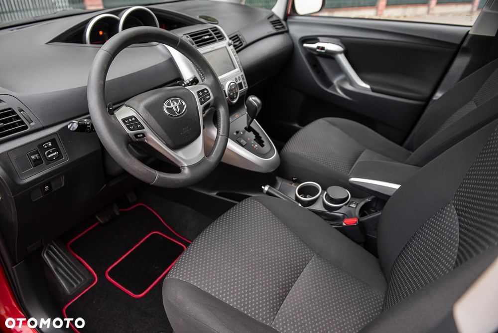 Toyota Verso - 5