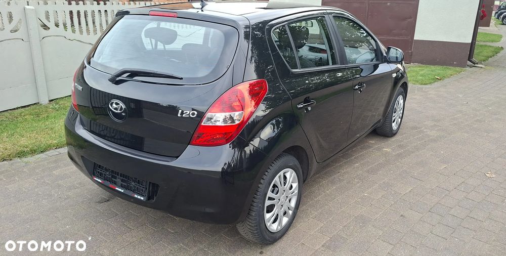 Hyundai i20 - 24