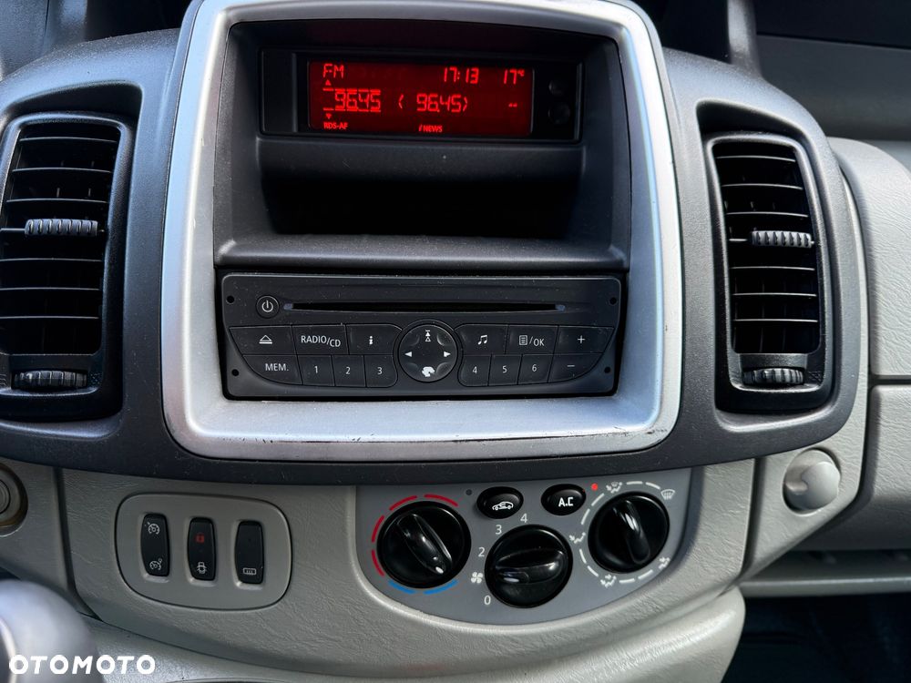 Renault Trafic - 16