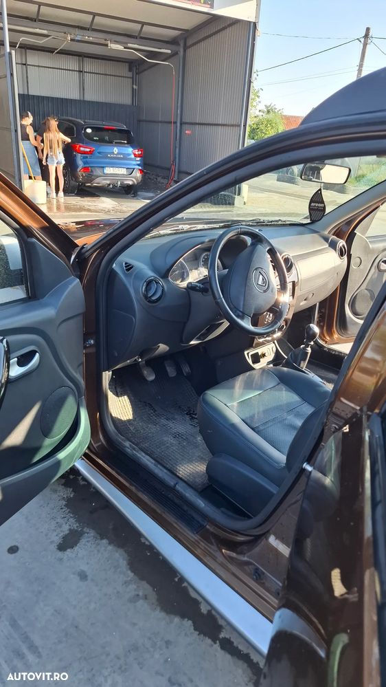 Dacia Duster 1.5 dCi 4x2 Laureate - 5