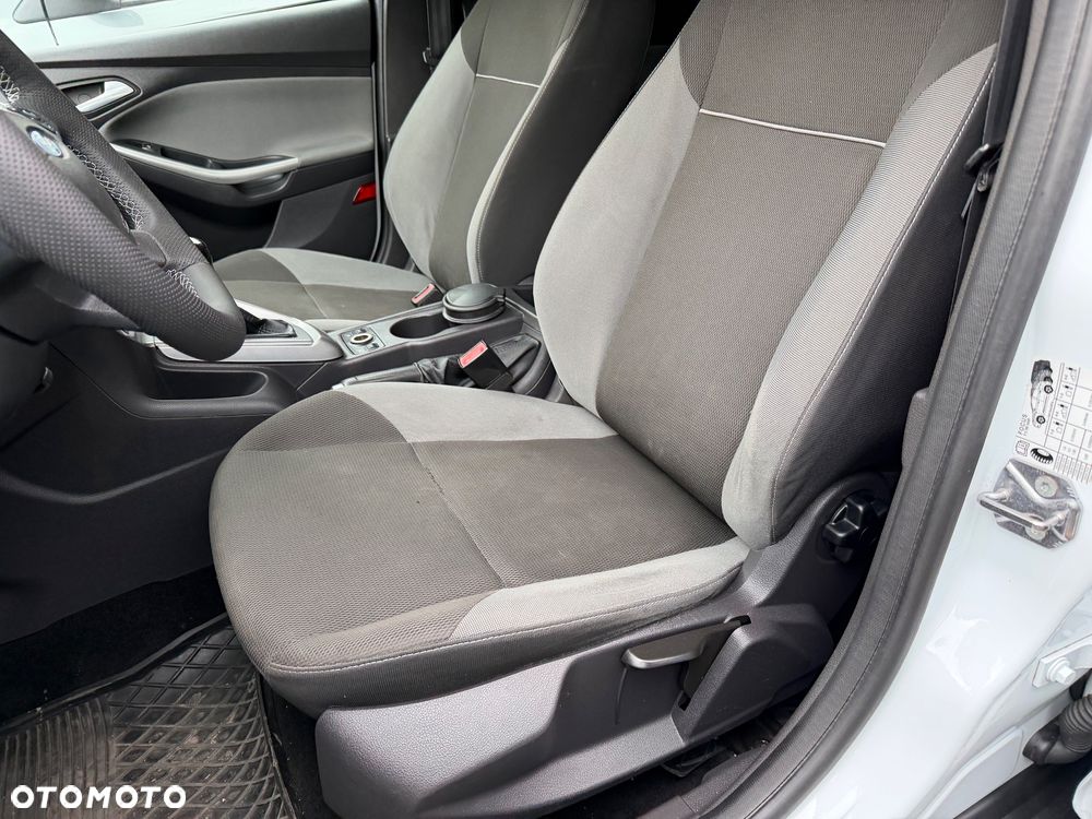 Ford Focus 1.6 Edition - 14