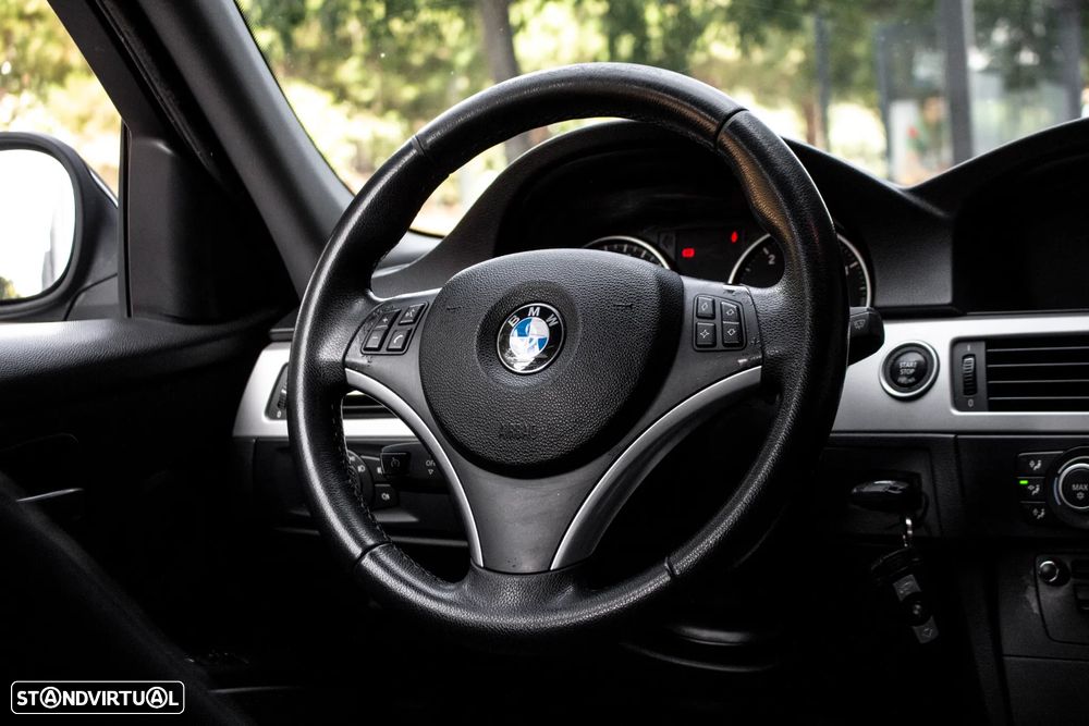 BMW 318 d DPF Touring - 28