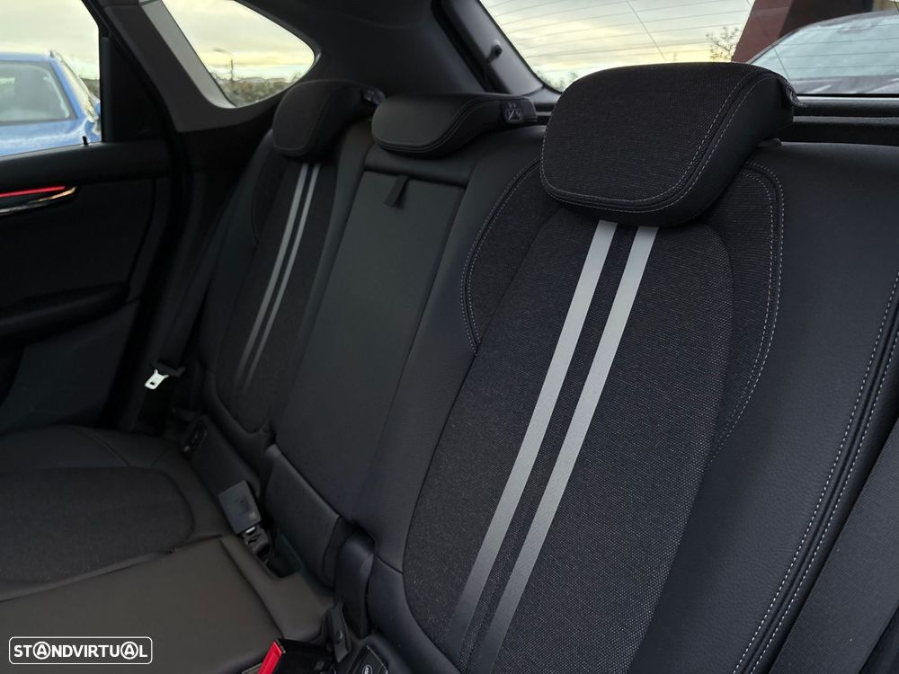 BMW 216 Active Tourer d Line Sport - 32