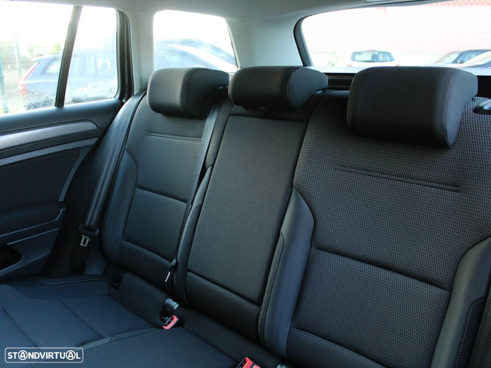 VW Golf Variant 2.0 TDi Confortline - 46