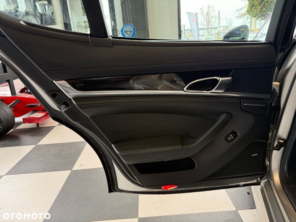 Porsche Panamera - 11