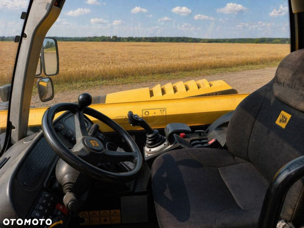 JCB 531-70 Agri Plus - 11