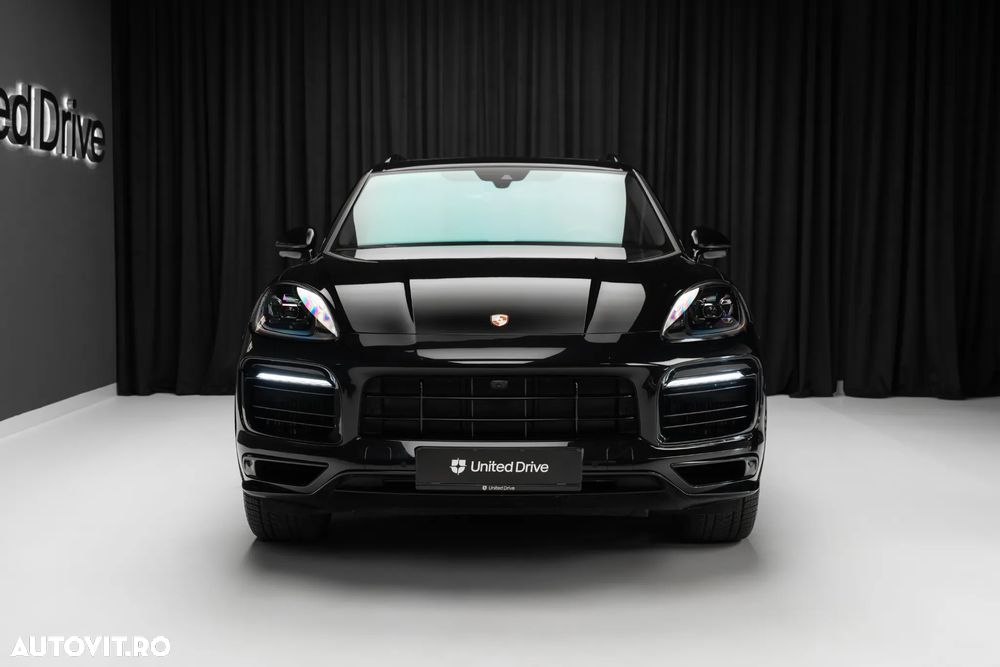 Porsche Cayenne E-Hybrid - 2