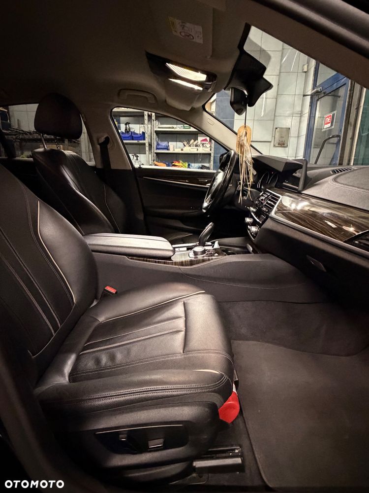 BMW Seria 5 520d Luxury Line sport - 16