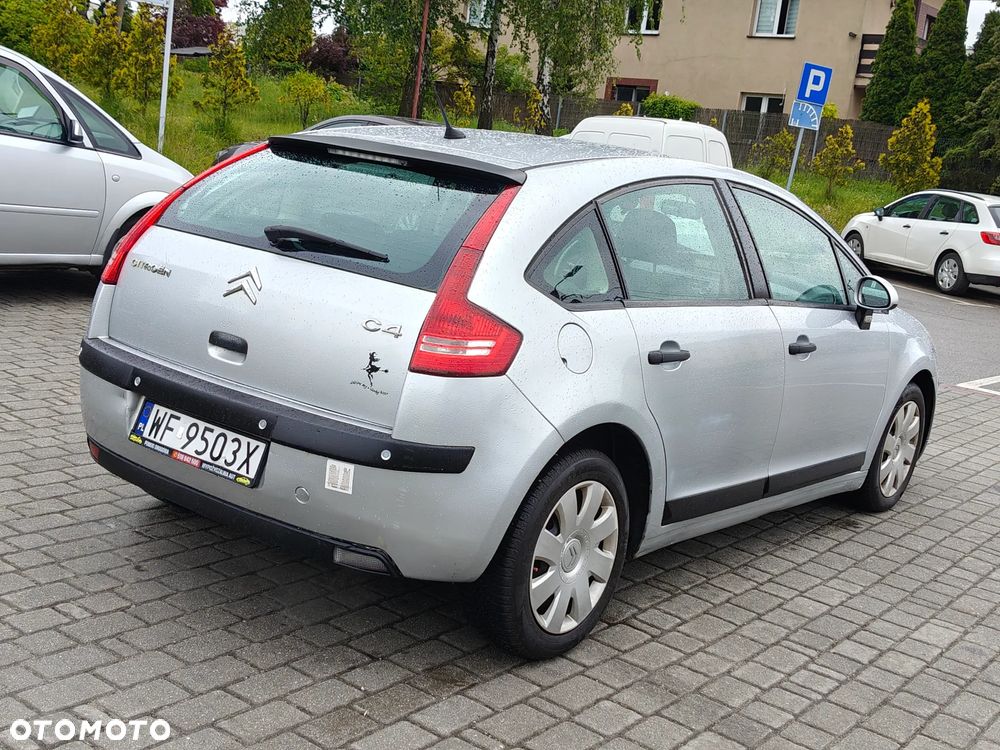 Citroën C4 1.4 16V Impress - 11