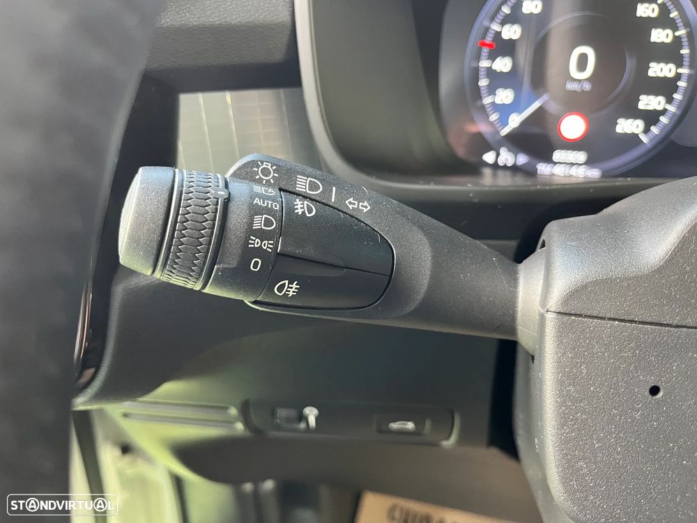 Volvo XC 40 2.0 D3 Momentum Geartronic - 16