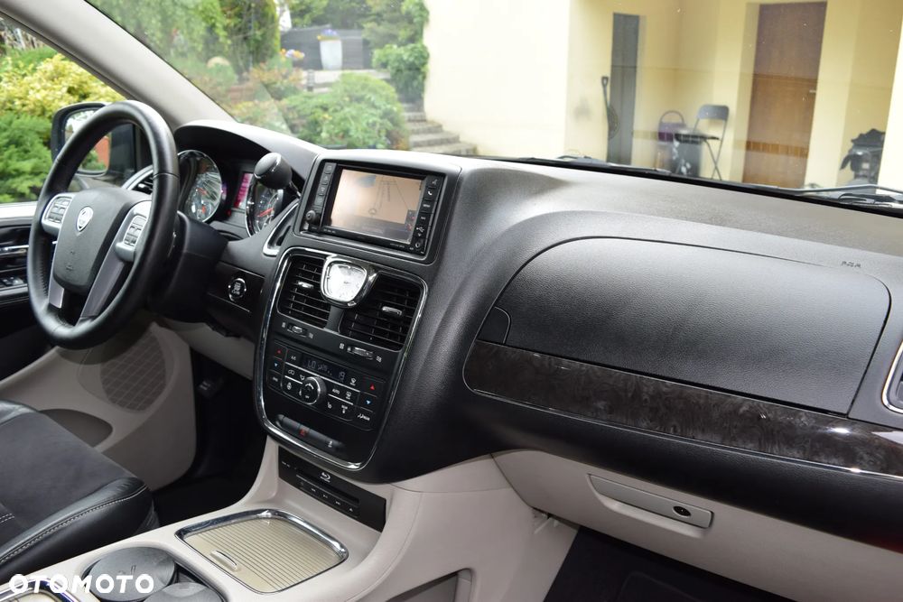Lancia Voyager 2.8 Multijet 16v Platinum - 21