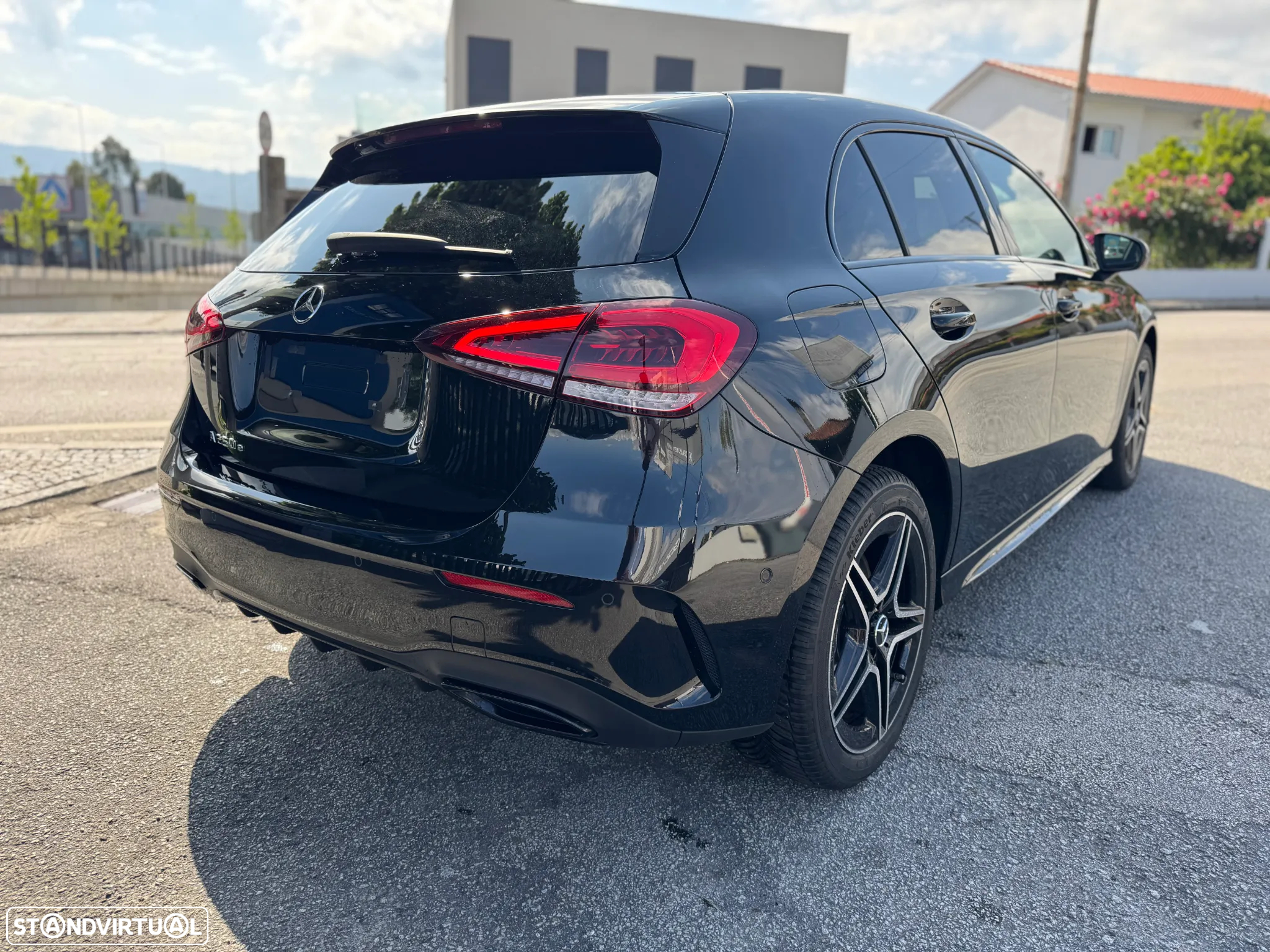 Mercedes-Benz A 250 e AMG Line - 4