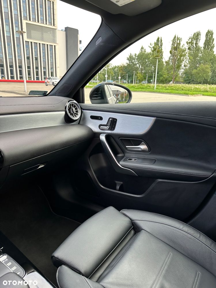 Mercedes-Benz Klasa A 180 AMG Line 7G-DCT - 12