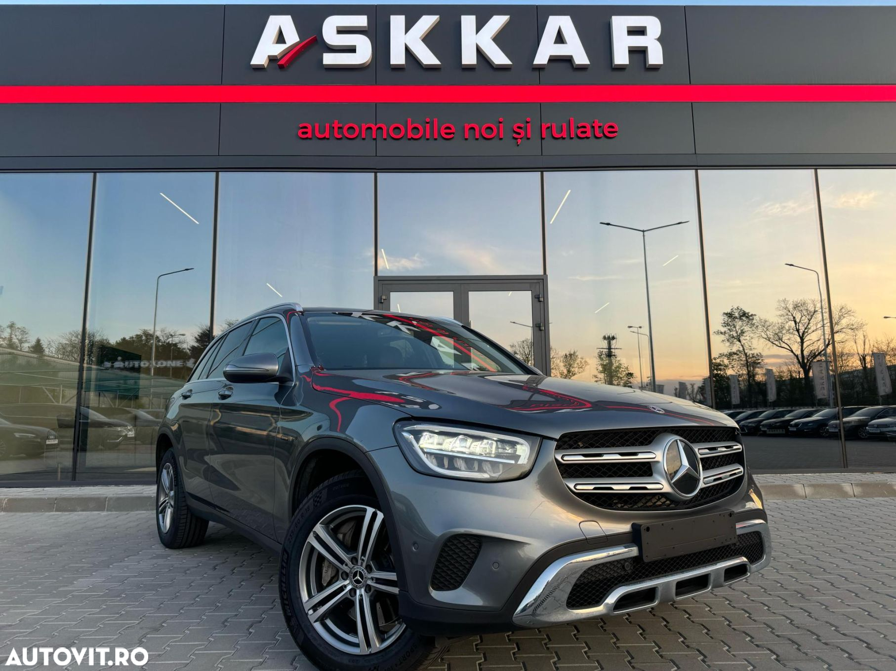 Mercedes-Benz GLC 300 e 4Matic 9G-TRONIC - 3