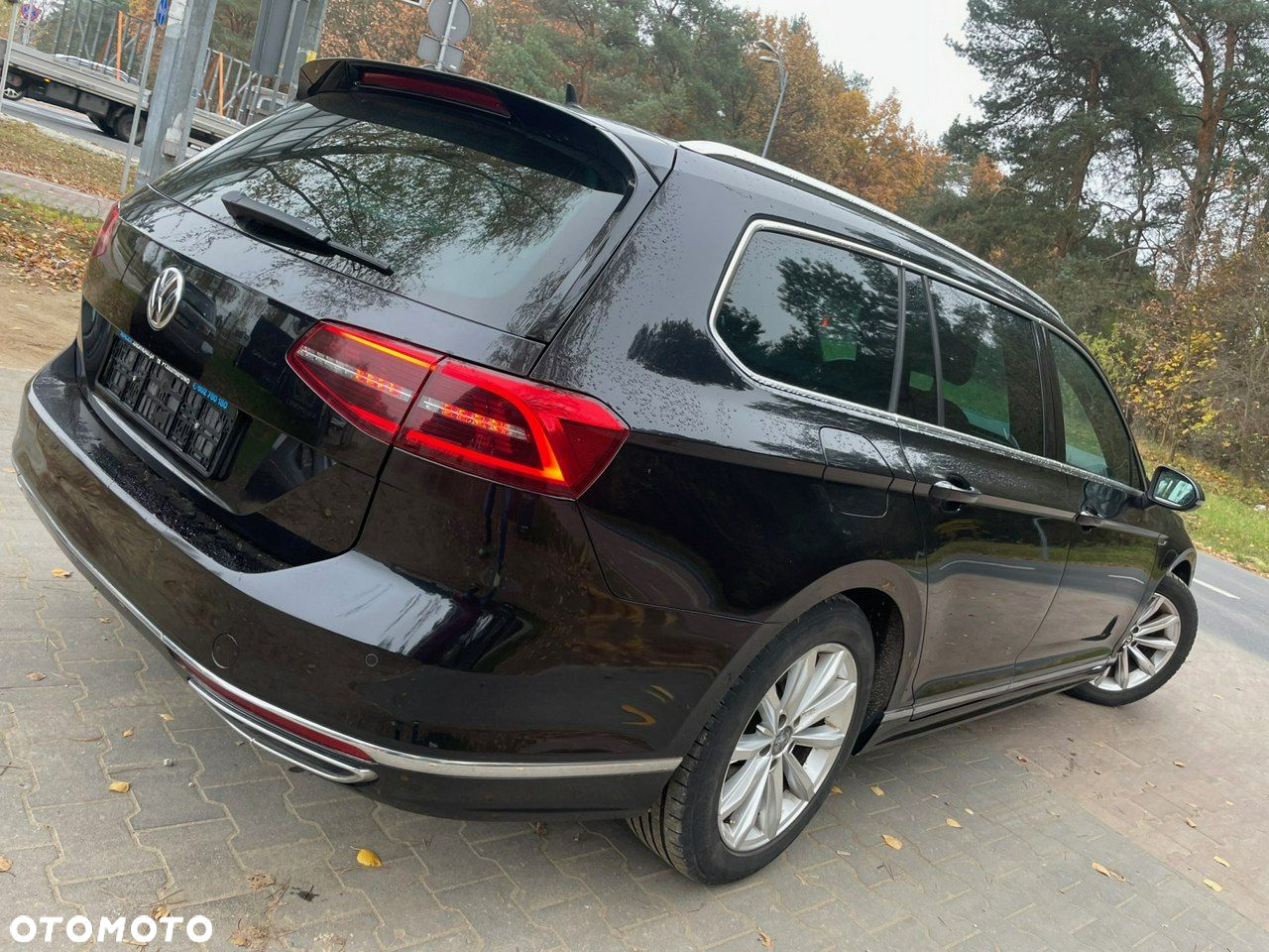 Volkswagen Passat - 4