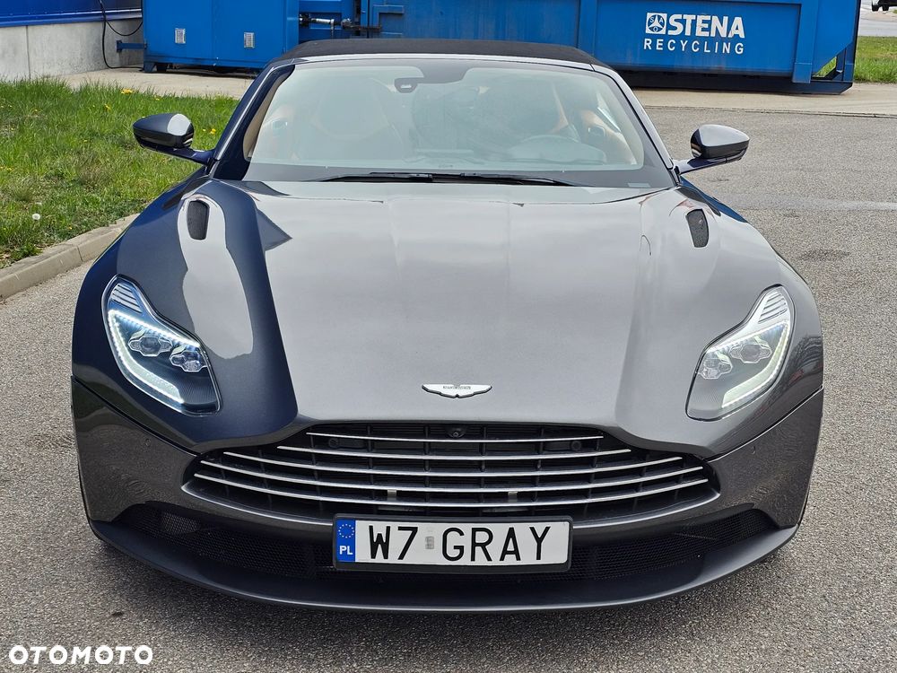 Aston Martin DB11 - 10