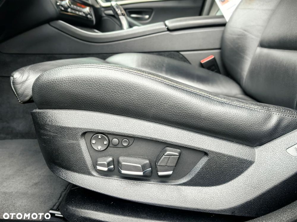 BMW Seria 5 525d - 11