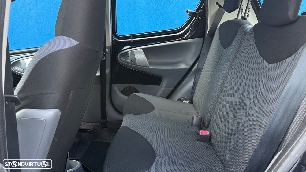 Toyota Aygo 1.0 + AC - 9