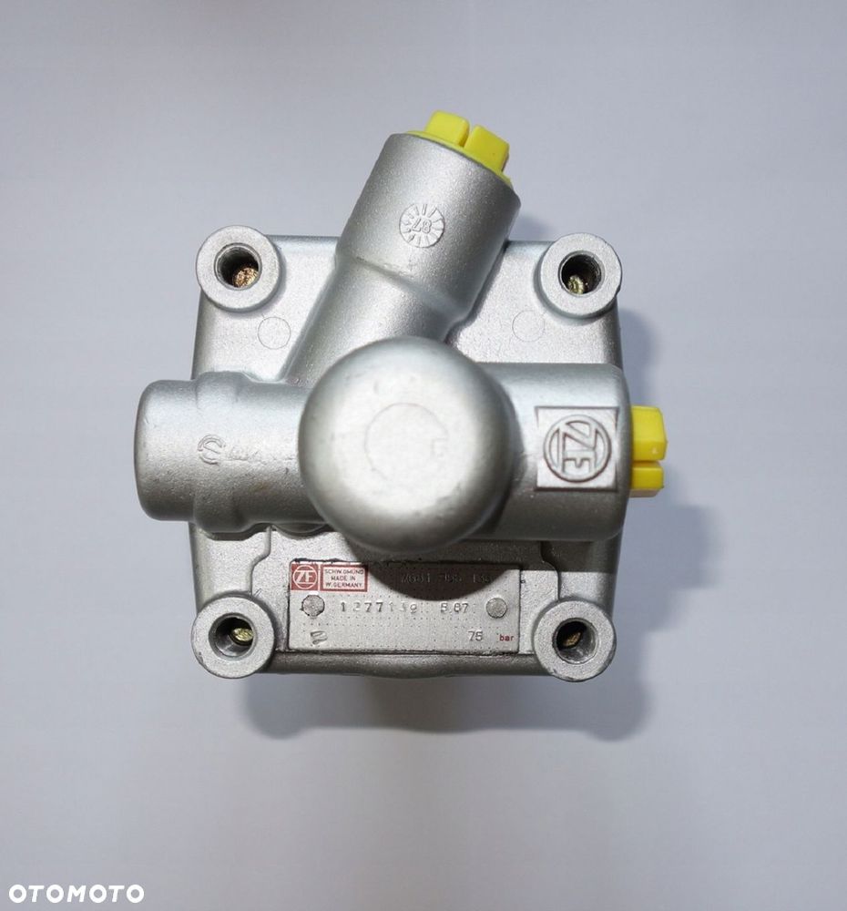 POMPA WSPOMAGANIA MERCEDES BENZ W461 MB100 MB 100 TN 2.4 D ZF - 3