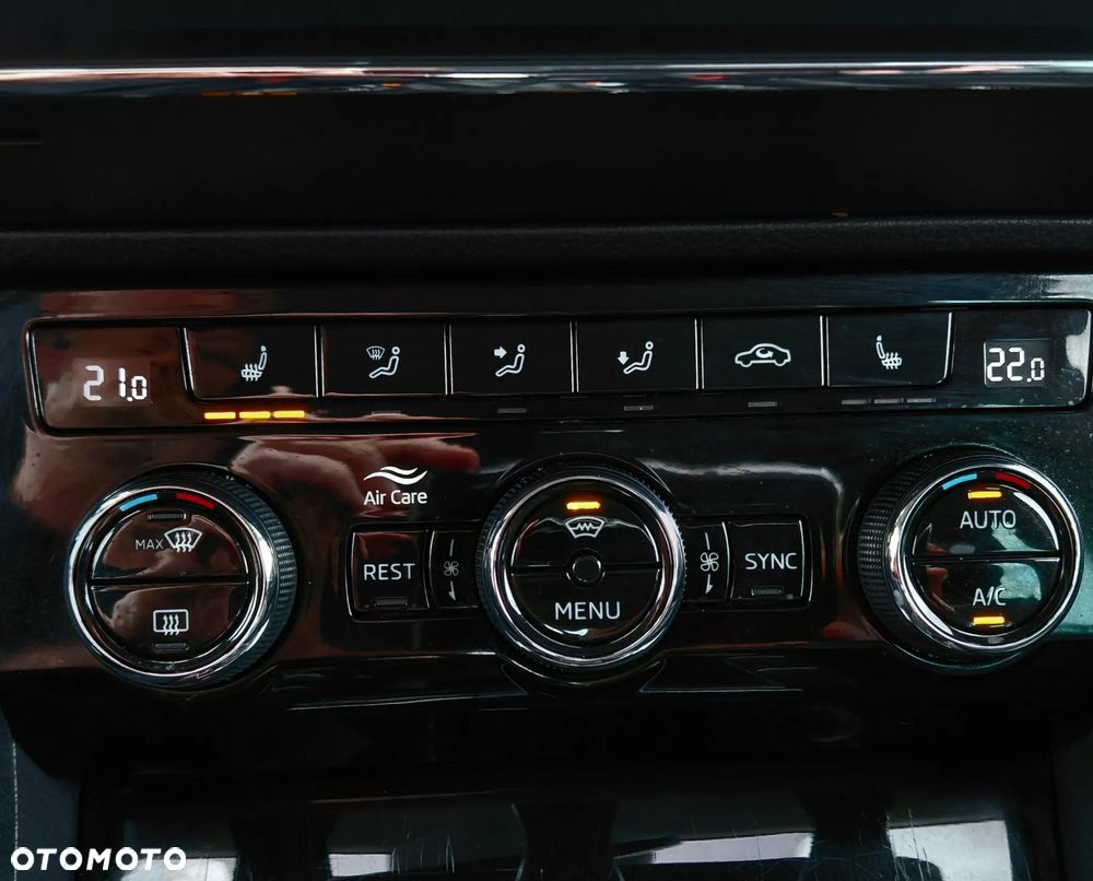 Skoda Superb 2.0 TSI L&K DSG - 32