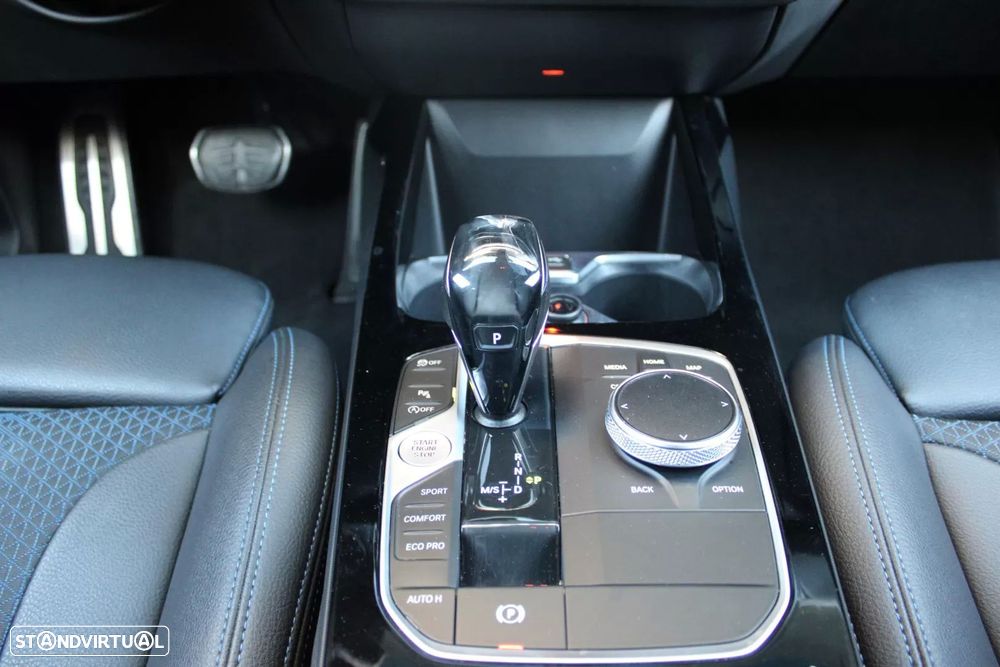 BMW 116 d Pack Desportivo M Auto - 11