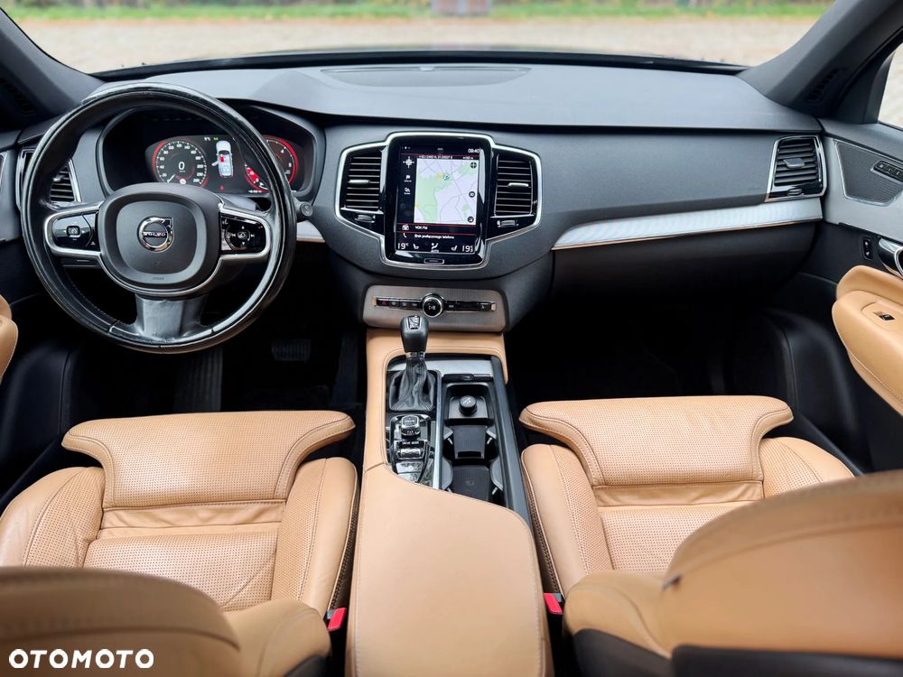 Volvo XC 90 D5 AWD Inscription 7os - 32