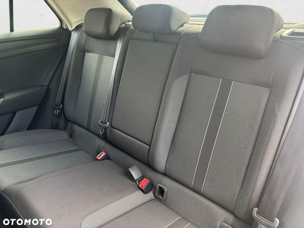 Volkswagen T-Roc - 23