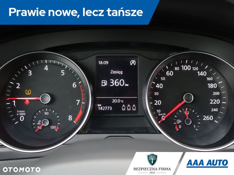 Volkswagen Passat - 12