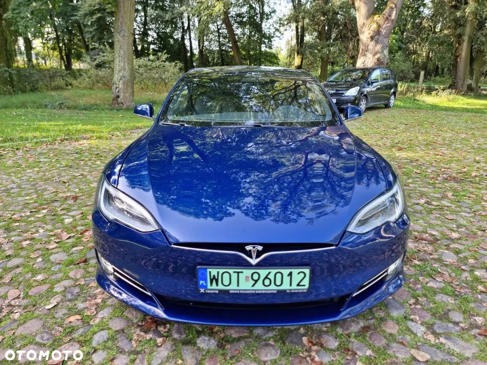 Tesla Model S - 5