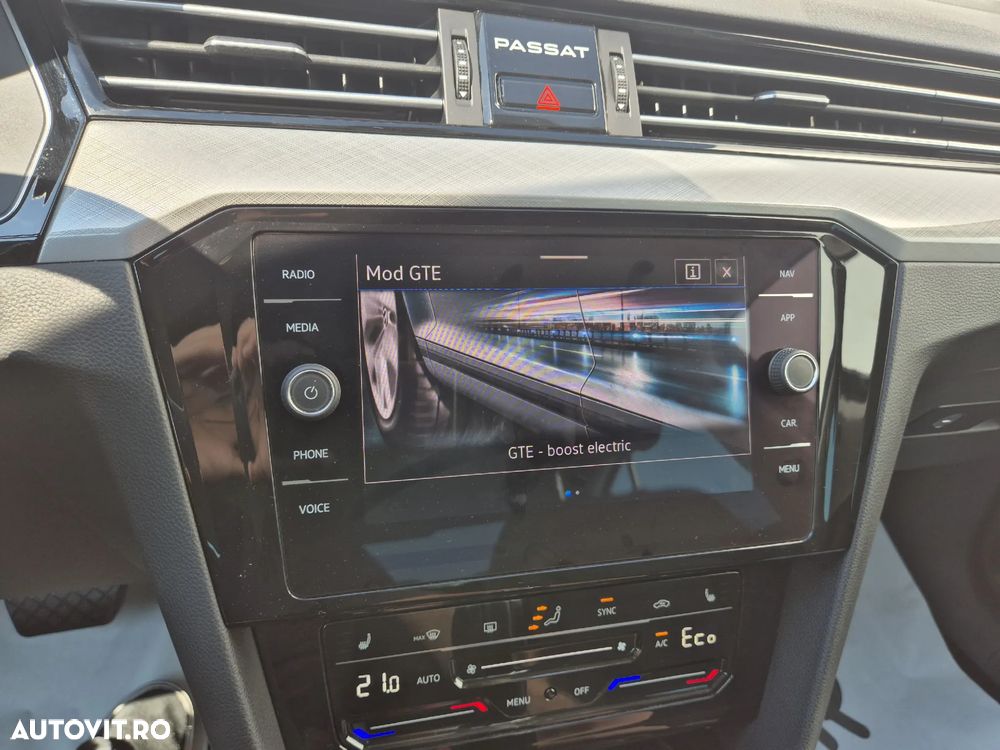 Volkswagen Passat - 30