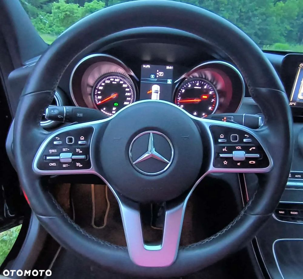 Mercedes-Benz Klasa C 300 4Matic 9G-TRONIC Avantgarde - 13