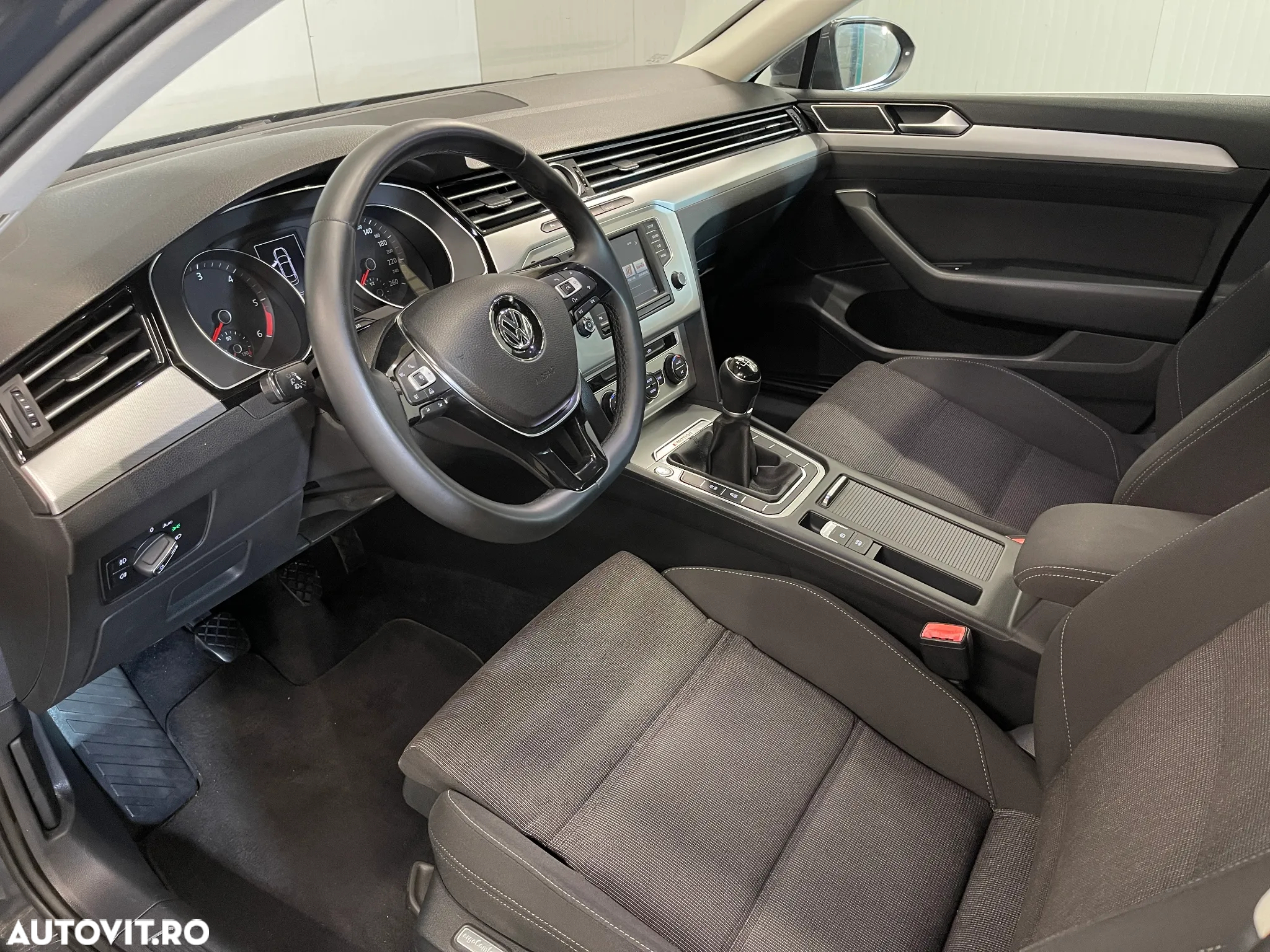 Volkswagen Passat 2.0 TDI 4Motion Comfortline - 5