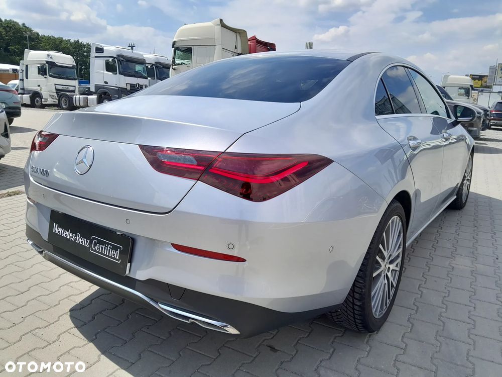 Mercedes-Benz CLA 180 Progressive 7G-DCT - 6
