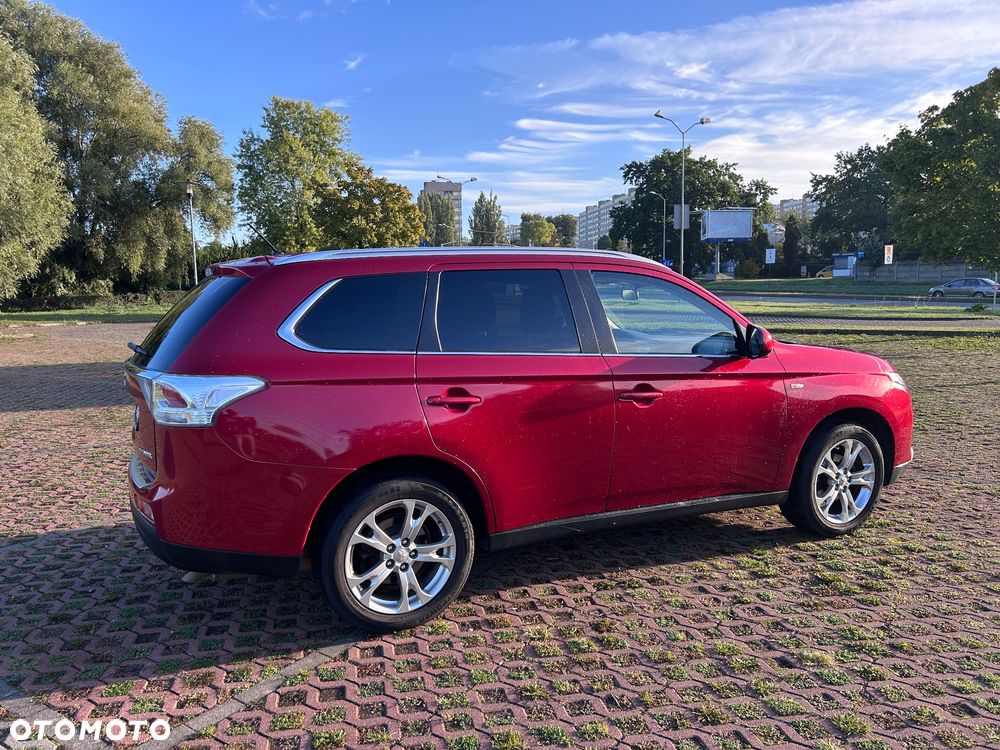 Mitsubishi Outlander - 10