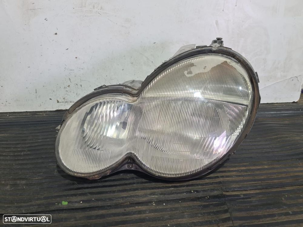 FAROL ESQUERDO MERCEDES-BENZ CLASE C BM 203 BERLINA - 1
