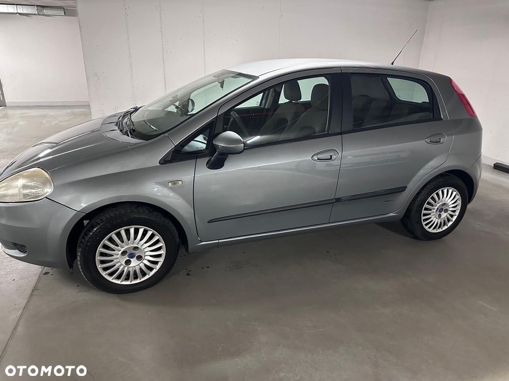 Fiat Punto 1.4 16V Emotion - 11