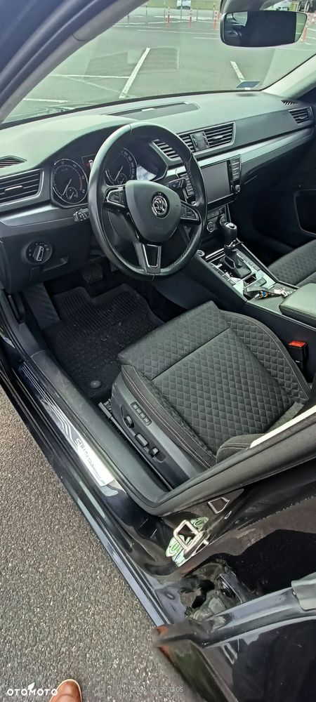 Skoda Superb 2.0 TDI Style DSG - 32