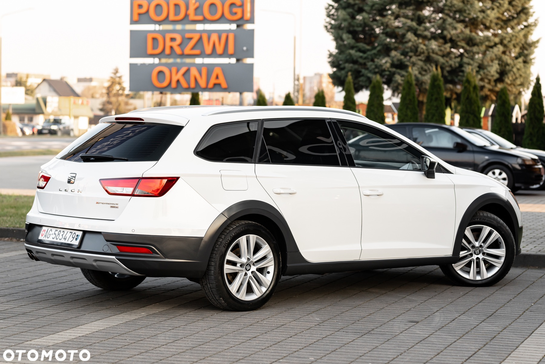 Seat Leon ST 2.0 TDI Start&Stop 4Drive DSG X-Perience - 3