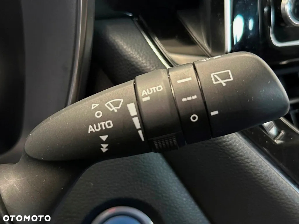 Toyota Corolla 2.0 Hybrid Comfort - 23