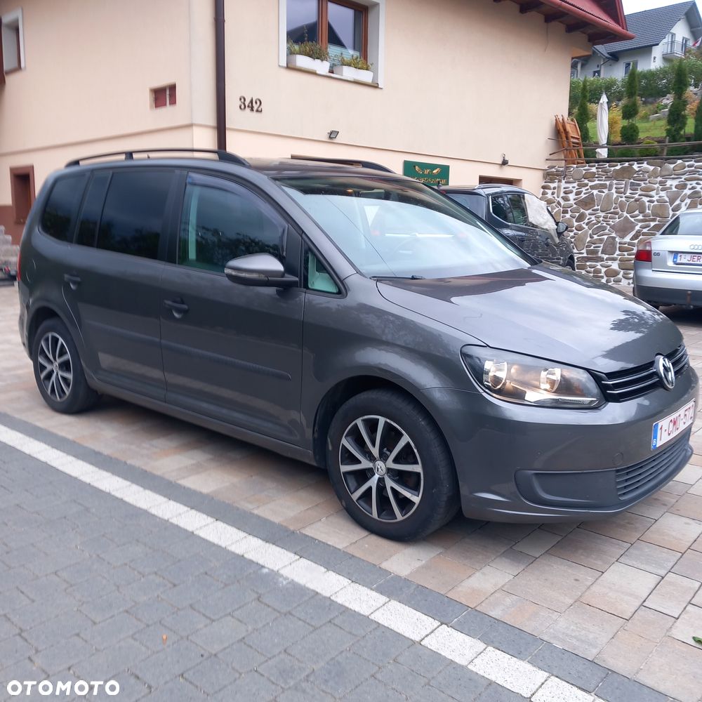 Volkswagen Touran 2011 photo 3