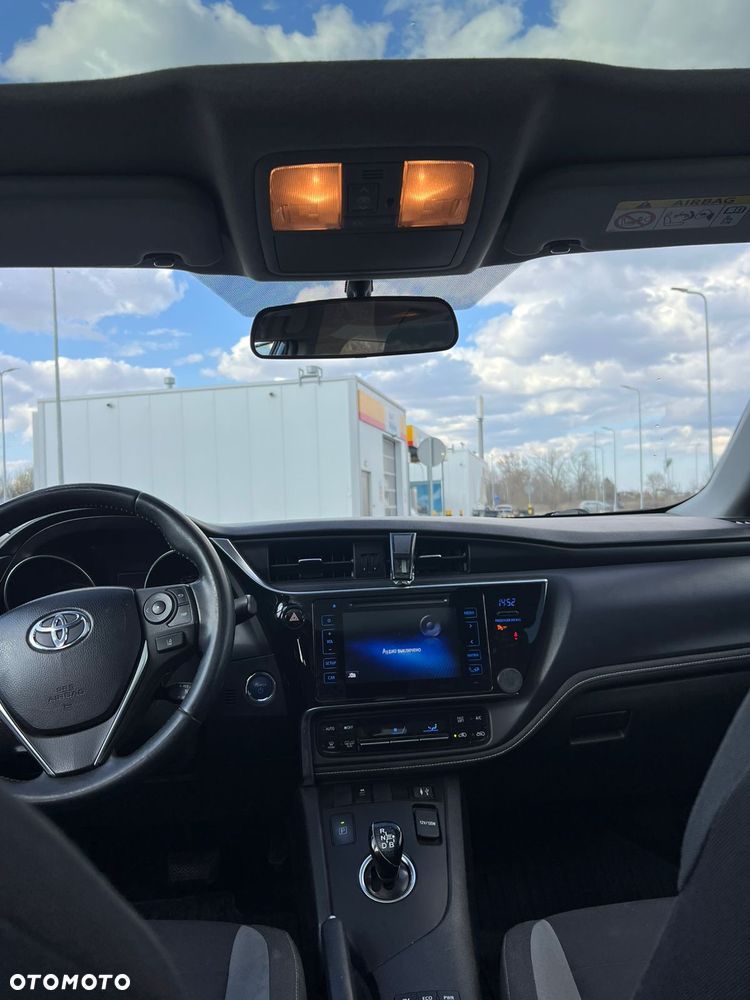 Toyota Auris - 11