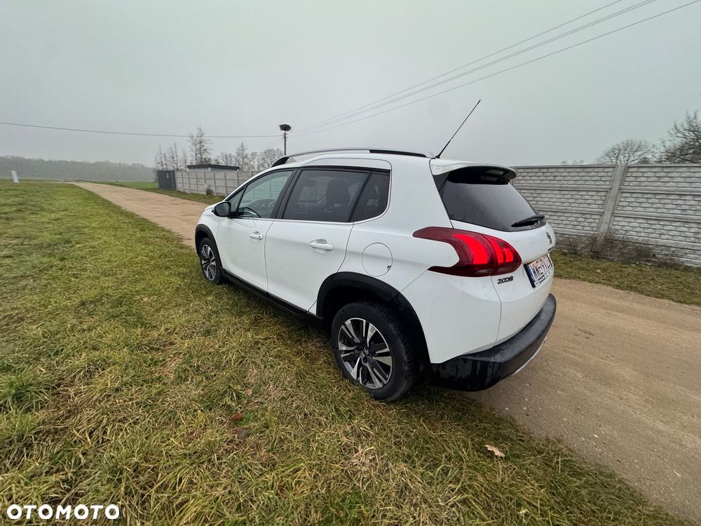 Peugeot 2008 BlueHDi FAP 120 STOP & START EAT6 Allure - 4