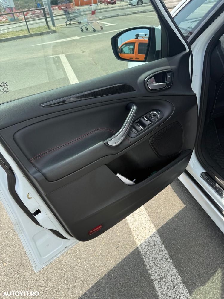 Ford S-Max - 15