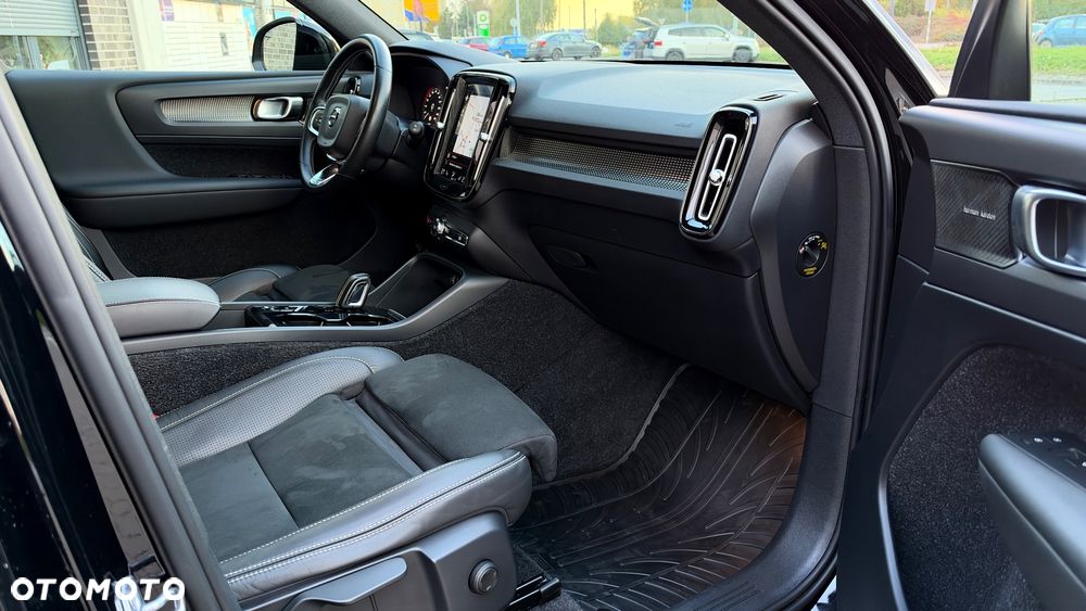 Volvo XC 40 D4 AWD Geartronic R-Design - 34