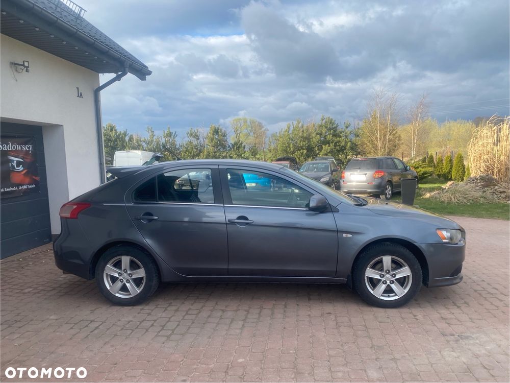 Mitsubishi Lancer 1.5 Inform - 12