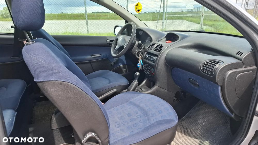 Peugeot 206 1.1 XR - 6