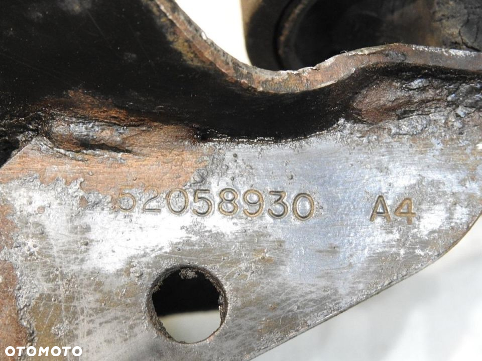 ŁAPA PODUSZKA SILNIKA PRAWA GRAND CHEROKEE WJ 4.7 - 9