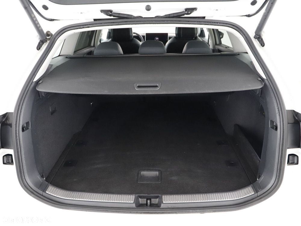 Volkswagen Passat - 25