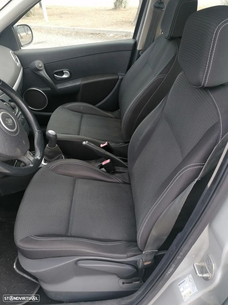 Renault Clio - 8