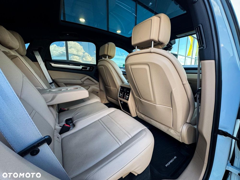 Porsche Cayenne Platinum Edition - 31